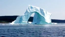 فرو ریختن ناگهانی کوه یخ شناور