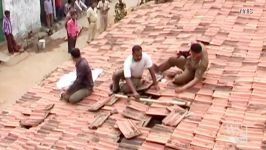 حمله وحشیانه پلنگ به کارگر نگون بخت در هند