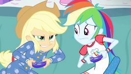 Applejack and Rainbow Dash playing a video game