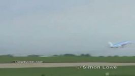 برخورد یک پرنده بوئینگ 757 هنگام تیک آف آتیش گرفتن موتور بوئینگ