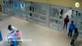 تعقیب گریز یک موتورسوار توسط پلیس در یک مرکز خرید