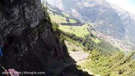 پرواز پاراگلایدر بر فراز کوه های آلپ سوئیس