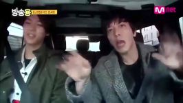 Yonghwa and Minhyuk Dance Uptown Funk