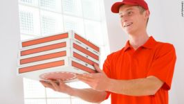 خانمپیتزا تونو اوردمpizza delivery