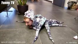 پوشیدن لباس حیوانات  فیلم کودک بچه های خنده دار