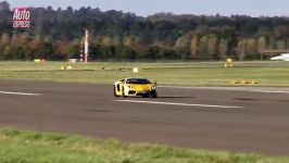 Lamborghini Aventador vs Ferrari FF Drag