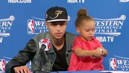 کنفرانس خبری Riley Curry همراه فرزندش بسکتبال NBA