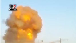 لحظه انفجار انتحاری داعش قبل رسیدن به فرماندهان سوری