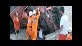 نجات معجزه آسای چهار سرنشین کامیون مرگ