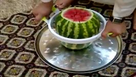 روش آسان خورد کردن هندوانه