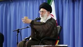 امام خامنه ای استاد باید در وسط میدان جنگ نرم باشد