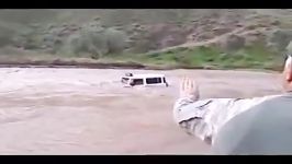 افتادن غرق شدن یک دستگاه تویوتا F2 به رودخانه