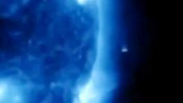UFO در نزدیکی خورشید22 جولای 2012