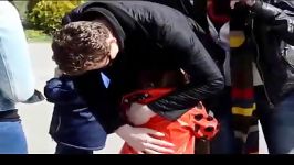 TOM HIDLLESTON AKA LOKI HUGS LITLLE GIRL AT CRIMSONPEAK