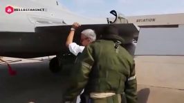 خلبانان مصر جنگنده هاى رافال فرانسوى را به قاهره میبرند