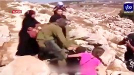کتک خوردن نظامی صهیونیست زنان فلسطینی