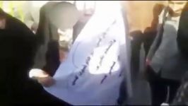 ضرب شتم دانشجویان تا کشیدن چادر در مقابل سفارت انگلیس