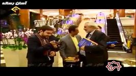 محسن حاجی حسنی صحب والدین بعد مسابقه قرآنی خود