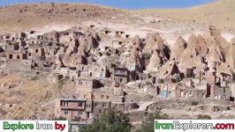 توریستها در روستای صخره ای کندوان آذربایجان Kandovan