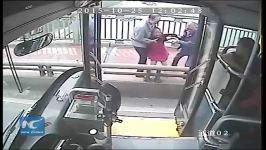 نجات یک زن خودکشی توسط راننده اتوبوس
