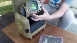 جعبه گشایی نسخه Pip Boy بازی Fallout 4  زومجی