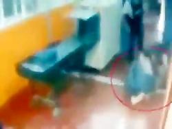 لحظه حمله دختر فلسطینی چاقو به افسر اسراییلی