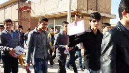 راهپیمایی دانش آموزان دبیرستان پسرانه تیزهوشان