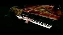 اجرای آهنگ دزدان دریایی کاراییب پیانو