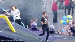 Harry and Louis  OTRA 2015 Larry Stylinson