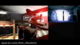 فاکسی در حال بازی کردن fnaf4