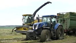 NEW HOLLAND T7050 STUCK IN MUD