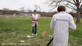 صحنه آهسته ترکیدن حباب های بزرگ the slow mo guys