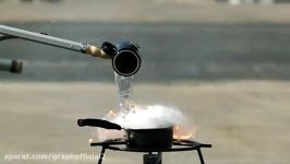 صحنه آهسته شعله ور کردن روغن داغ آب the slow mo guys