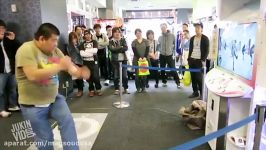 Man Dances In Japanese Arcade Show Stopper