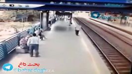 نجات فرد در هنگام خودکشی در ایستگاه قطار
