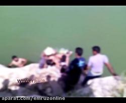 لحظه دردناک آب بیرون آوردن جنازه جوان غرق شده