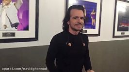 Yanni 3 minutes before getting on stage in Los Angeles