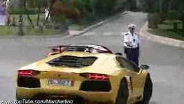 police stops noisy lamborghini aventador