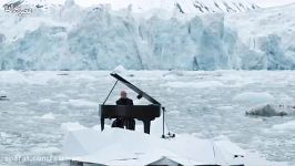 پیانونوازی بر روی اقیانوس منجمد شمالی هدف حفظ طبیعت