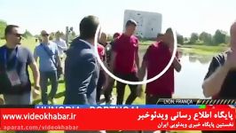 رونالدو میکروفن یک خبرنگار را به دریاچه انداخت