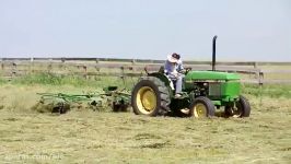 Raking John Deere 2150