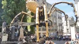 عنکبوت غول آسا ربات عنکبوت 38 تنی در خیابانهای فرانسه