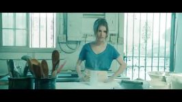Anna Kendrick  Cups Pitch Perfect’s “When I’m Gone”