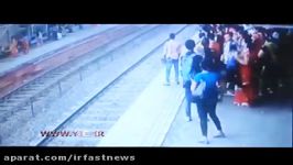 لحظه خودکشی مردی در ایستگاه مترو