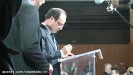 لحظه پاچیدن آرد به روی رئیس جمهور فرانسه