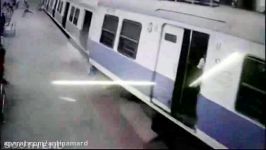 حادثه وحشتناک عجیب خارج شدن قطار ریل در هندوستان