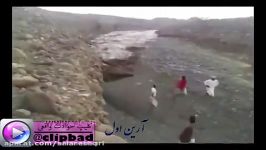 مستند وحشتناک فرار مردم بیچاره سیل در یک رودخانه