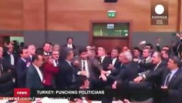 کتک کاری نمایندگان پارلمان ترکیه بر سر لایحه مصونیت