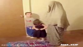 ترساندن خنده دار بچه در نماز