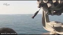 لحظه نزدیک شدن قایق های سپاه به ناو آمریکایی